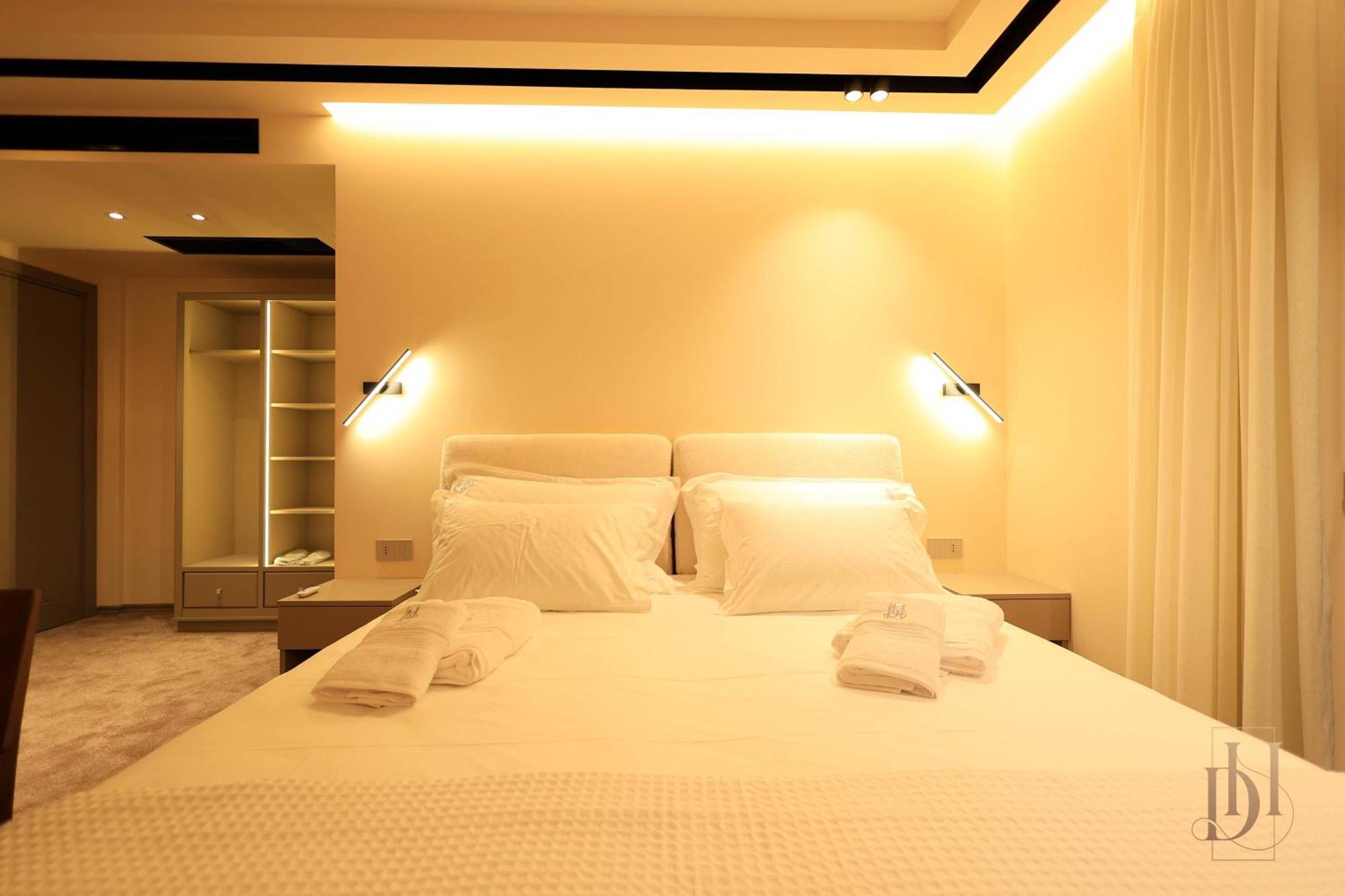 Deha Rooms & Apartments Tirana Eksteriør billede
