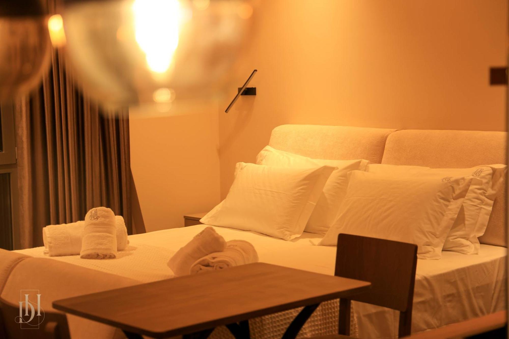 Deha Rooms & Apartments Tirana Eksteriør billede